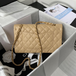 샤넬 클래식 미듐 플랩백 캐비어 금장  CHANEL CLASSIC FLAP MEDIUM | GOLD METAL 25CM