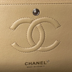 샤넬 클래식 미듐 플랩백 캐비어 은장  CHANEL CLASSIC FLAP MEDIUM | SILVER METAL 25CM