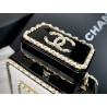 CHANEL 16CM X 9CM X 3.5CM