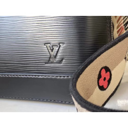 LOUISVUITTON 23.5CM/32CM