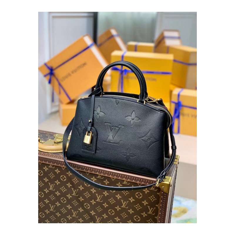 LOUISVUITTON 29CM X 18CM X 12.5CM