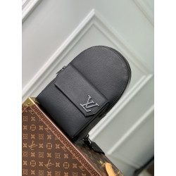 LOUISVUITTON 20CM X 30CM X 4CM