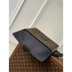 LOUISVUITTON 28CM X 22.5CM X 3.5CM