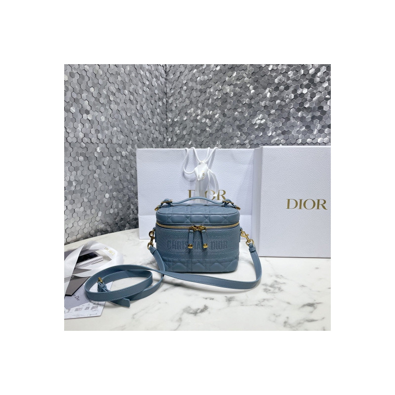 DIOR-喜洋洋 30CM X 29CM