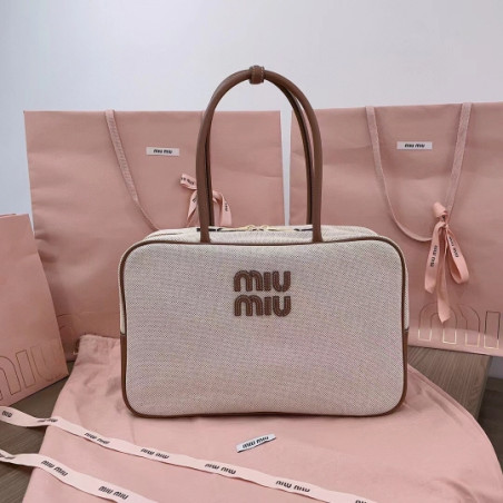 MIUMIU