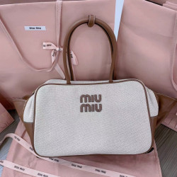 MIUMIU