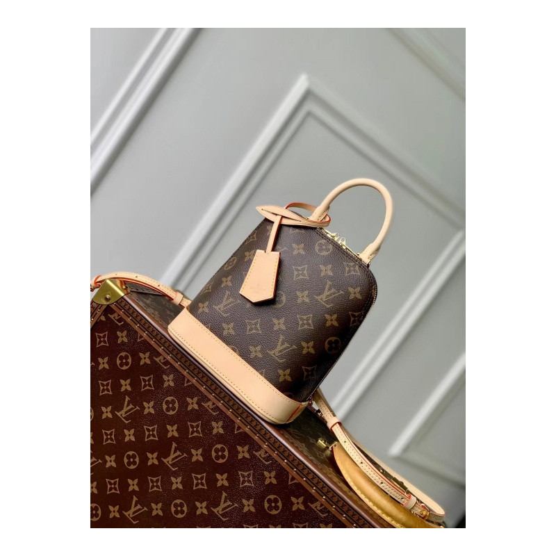 LOUISVUITTON 15CM X 20CM X 10CM