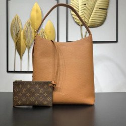 LOUISVUITTON  31CM X 35CM X...