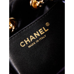 CHANEL 22CM X 17CM X 7.5CM