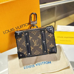 LOUISVUITTON-MOMO