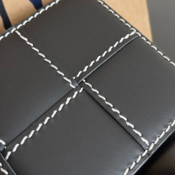 보테가 베네타 카세트 바이폴드 지갑 블랙 내추럴