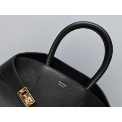 페레가모(Salvatore Ferragamo) 허그숄더백(HUG) 32CM