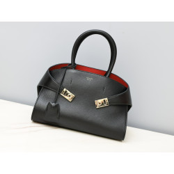 페레가모(Salvatore Ferragamo) 허그숄더백(HUG) 32CM