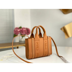 끌로에 우디백 토드백 CHLOE WOODY TOTE BAG- 20CM