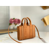끌로에 우디백 토드백 CHLOE WOODY TOTE BAG- 20CM