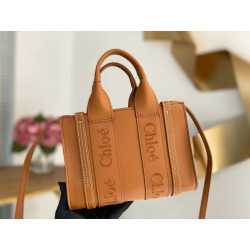 끌로에 우디백 토드백 CHLOE WOODY TOTE BAG- 20CM